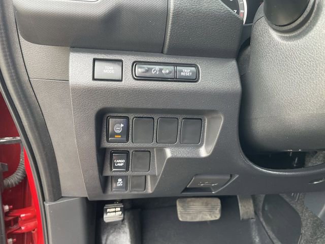 Used 2022 Nissan Frontier SV w/ Technology Package RWD image 17