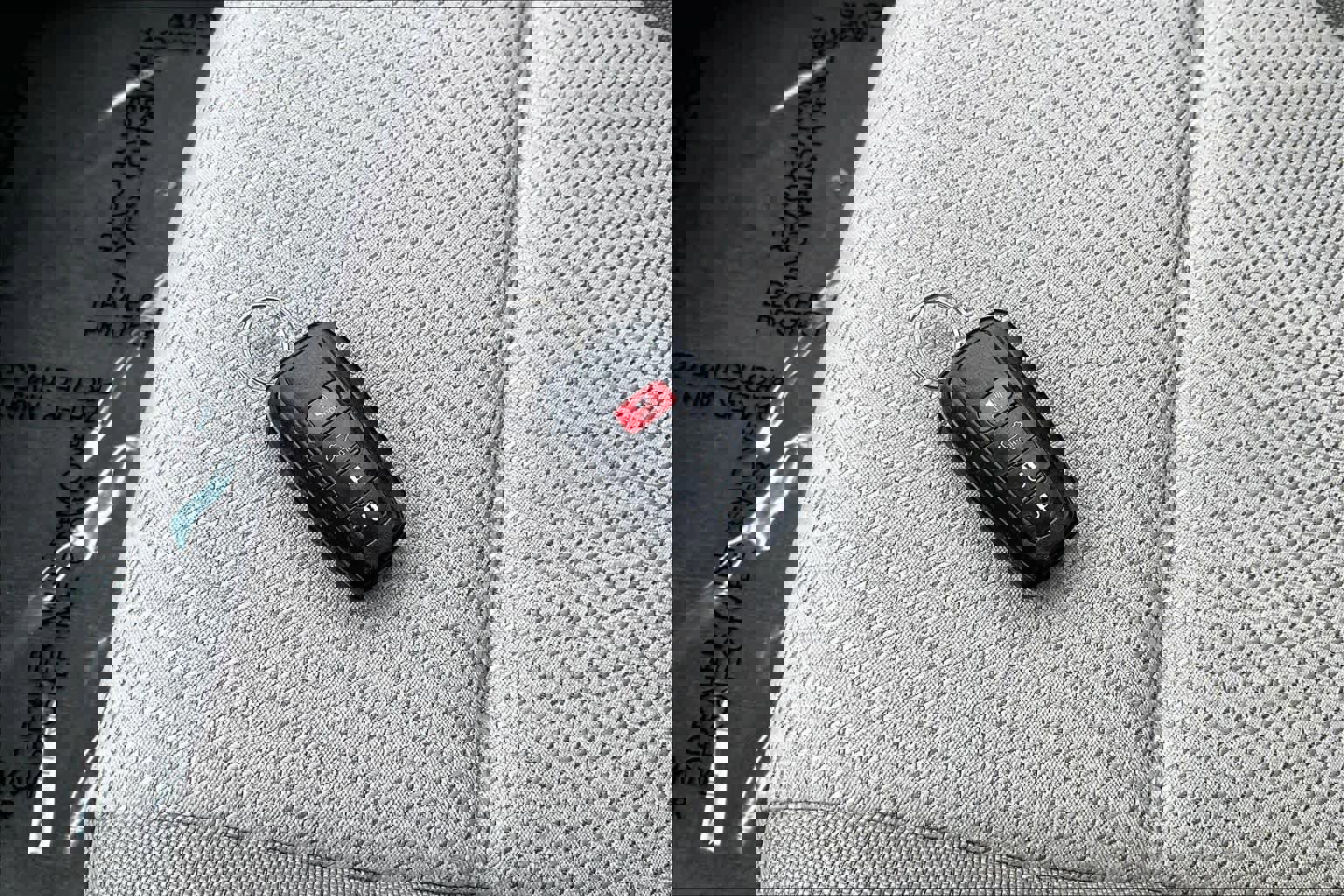 Used 2021 Toyota RAV4 XLE w/ Convenience Package image 13