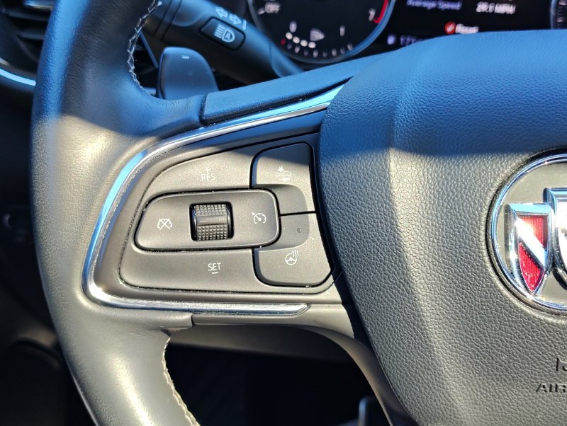 Certified 2022 Buick Envision Essence w/ Sport Touring Package AWD/4WD image 32