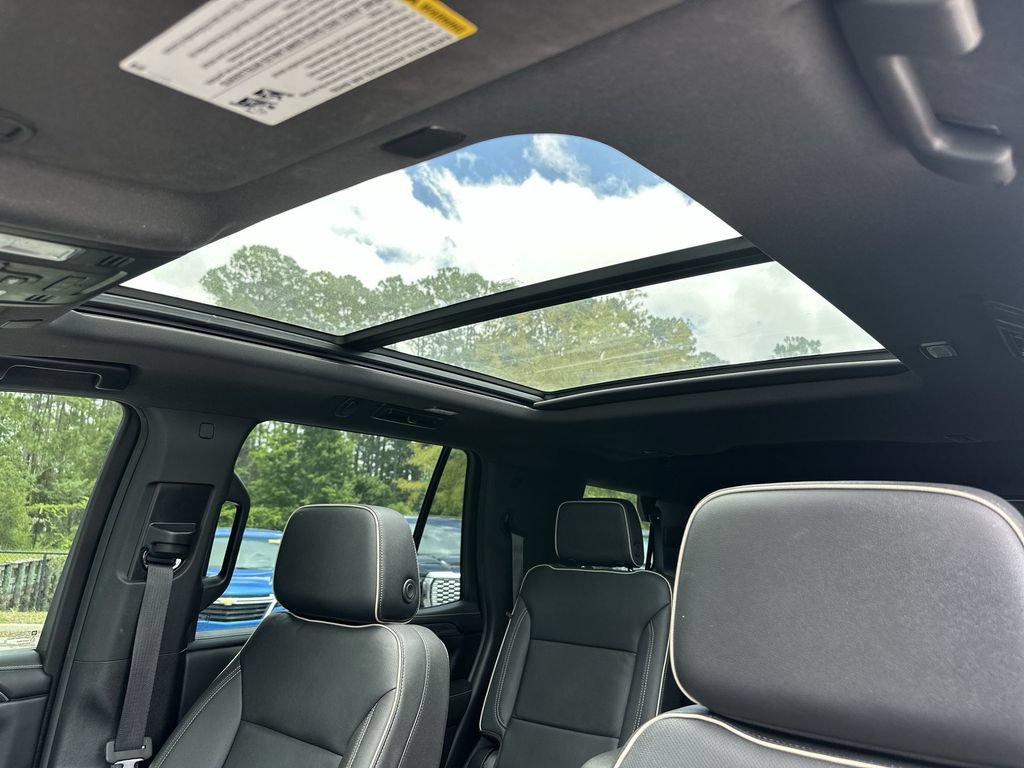 Certified 2023 GMC Yukon SLT w/ SLT Premium Package AWD/4WD image 19