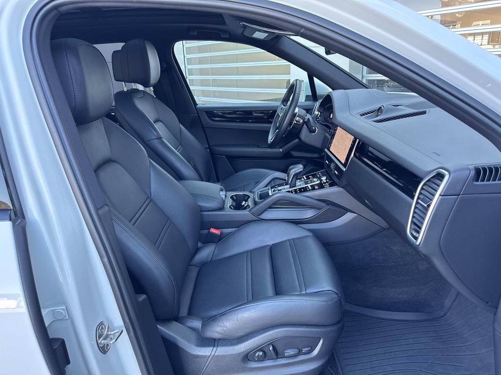 Certified 2023 Porsche Cayenne AWD/4WD image 9