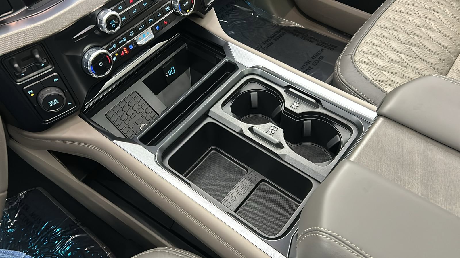 Used 2026 Ford F450 Platinum w/ Platinum Plus Package image 26