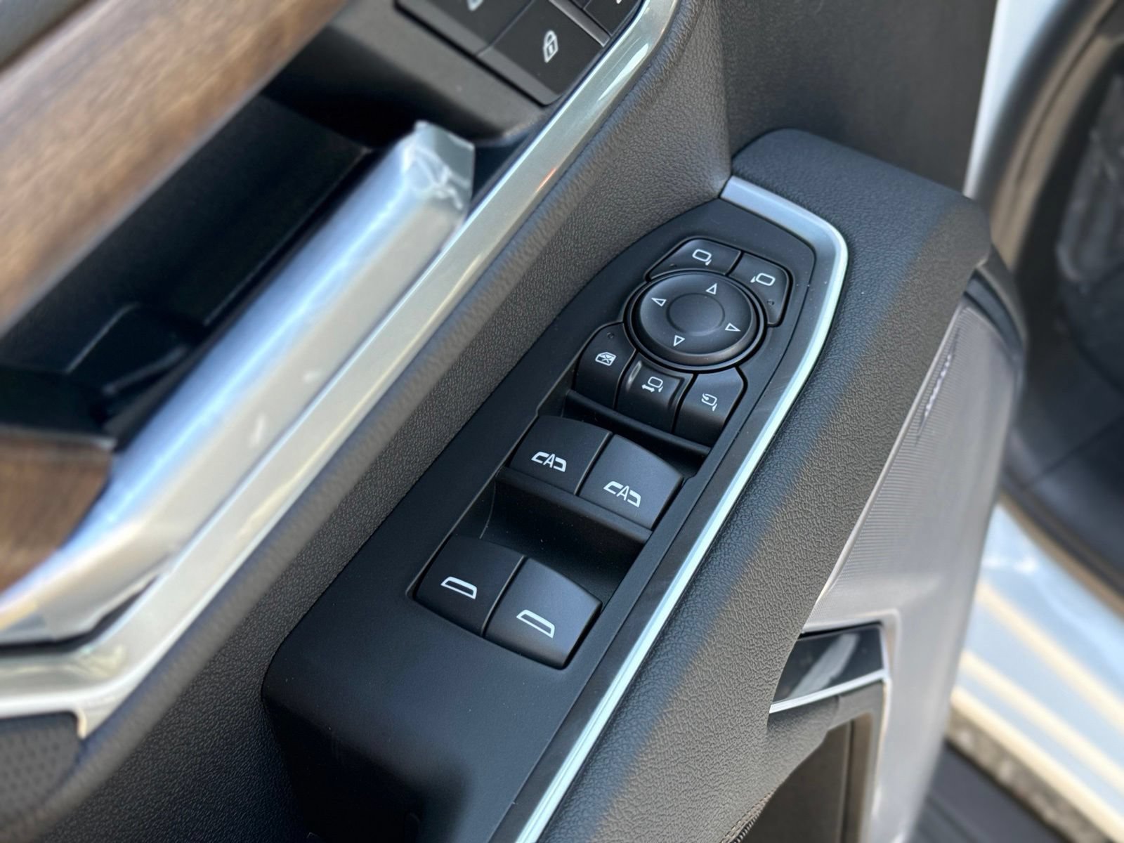 New 2026 Chevrolet Silverado 3500 High Country w/ High Country Premium Package AWD/4WD image 8