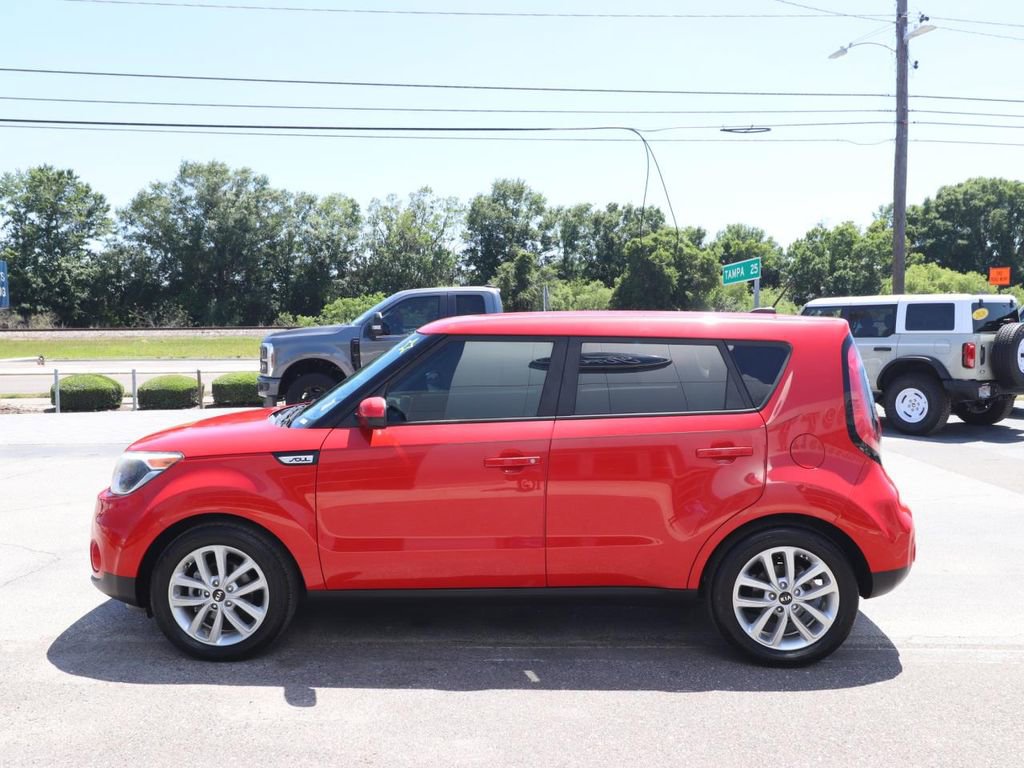Used 2017 Kia Soul + image 8