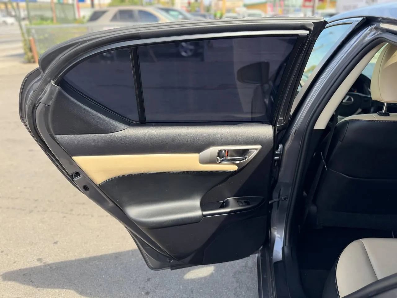 Used 2014 Lexus CT 200h image 26