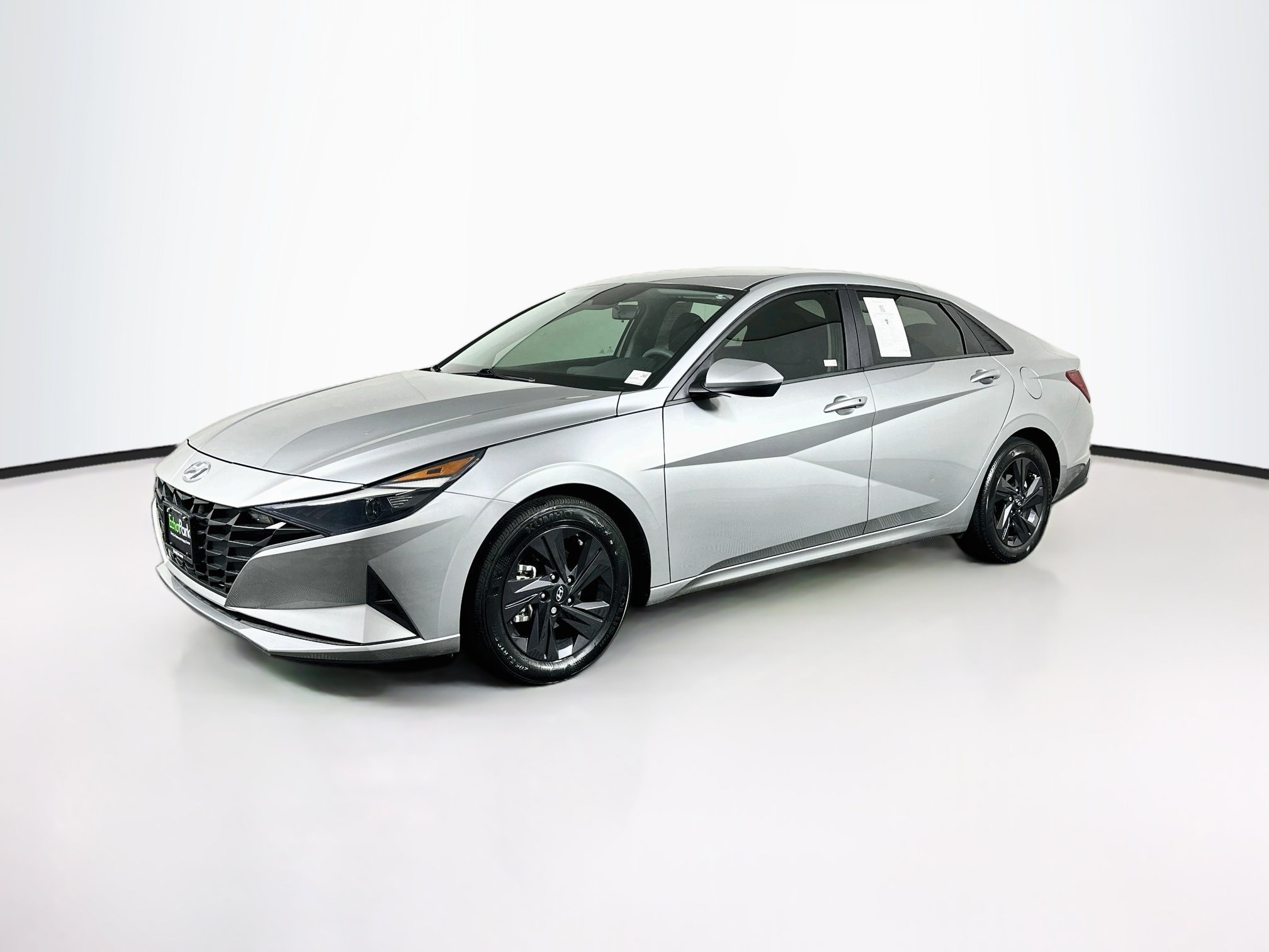 Used 2022 Hyundai Elantra SEL FWD image 3