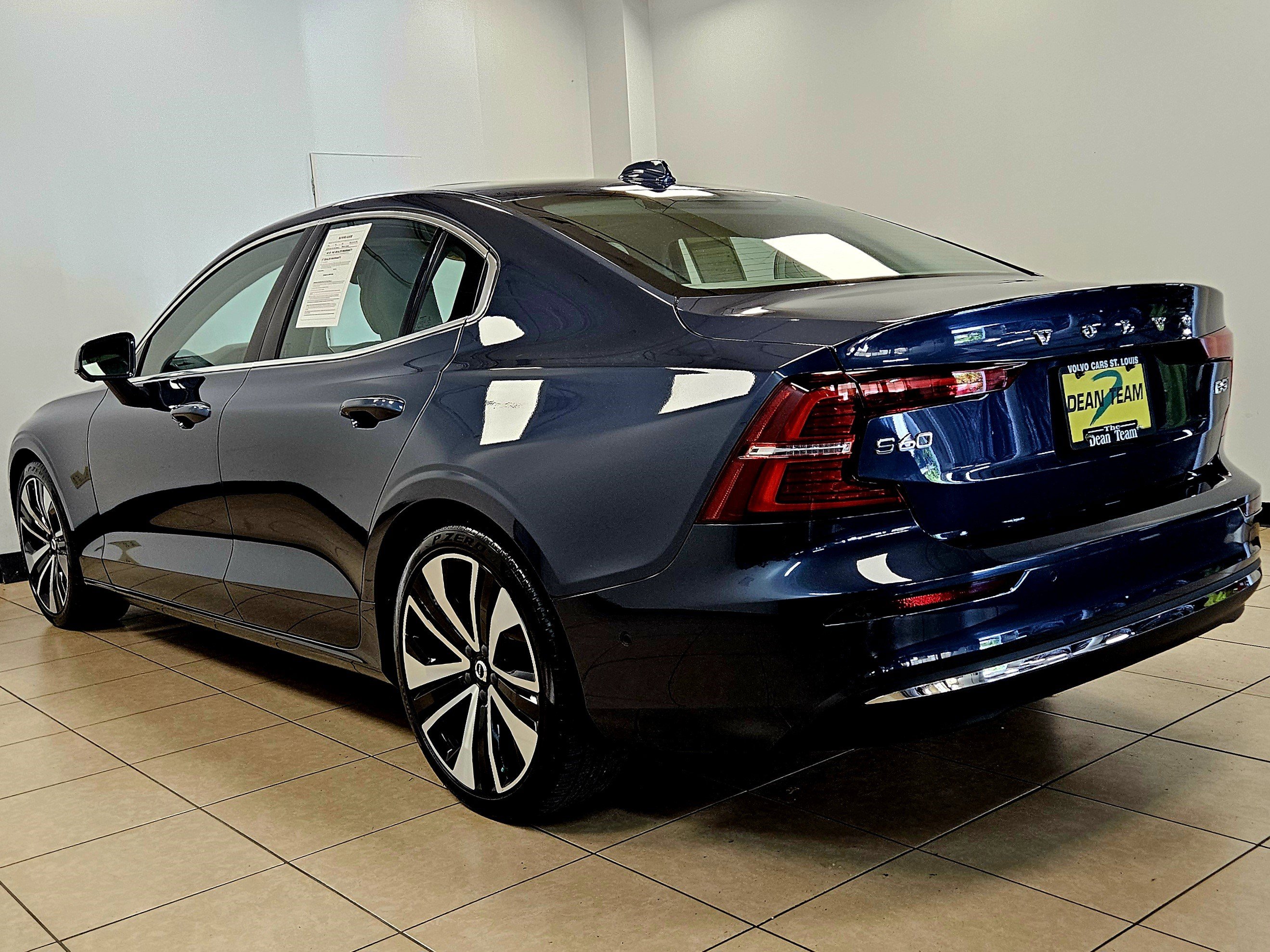 Used 2023 Volvo S60 B5 Ultimate w/ Climate Package image 5