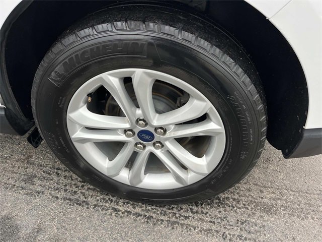 Used 2020 Ford Edge SEL image 11