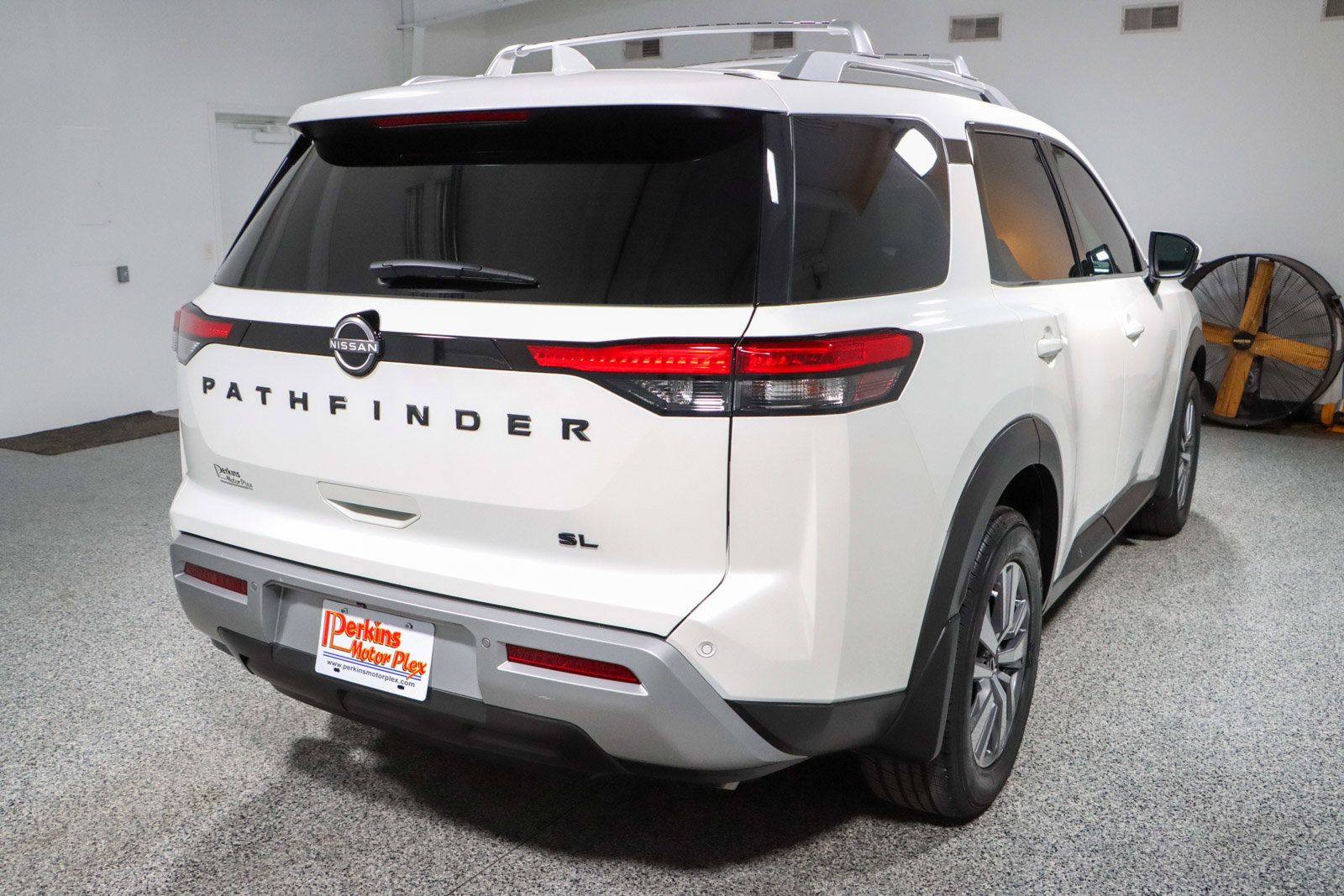 Used 2023 Nissan Pathfinder SL w/ Lighting Package (N92) image 7