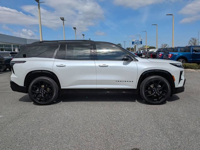 Used 2024 Chevrolet Traverse RS image 3