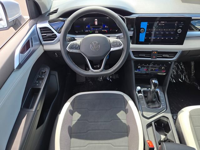 New 2026 Volkswagen Taos SE FWD image 8