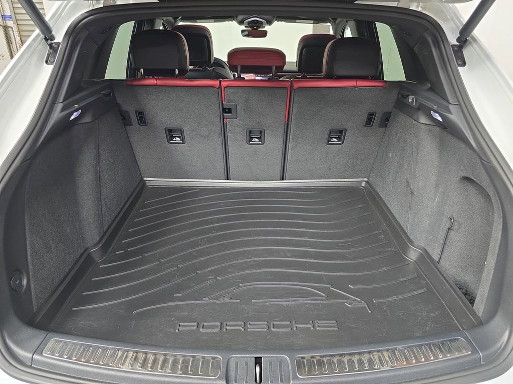 Certified 2025 Porsche Macan image 25