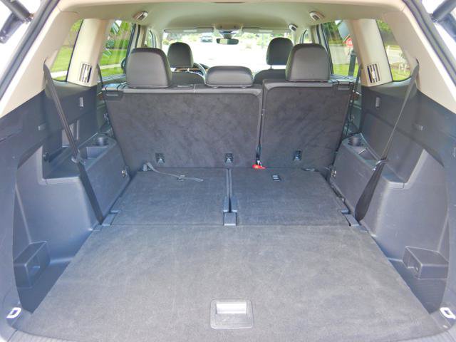 Used 2025 Volkswagen Atlas SE AWD/4WD image 14