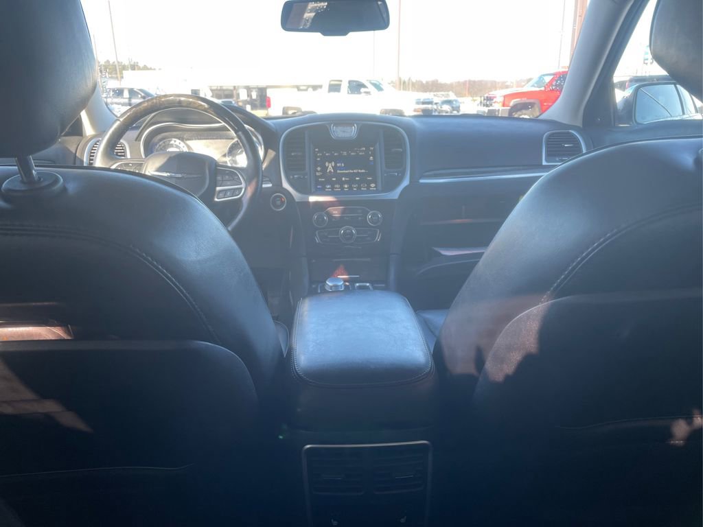 Used 2018 Chrysler 300 Limited w/ Safetytec Plus Group AWD/4WD image 18