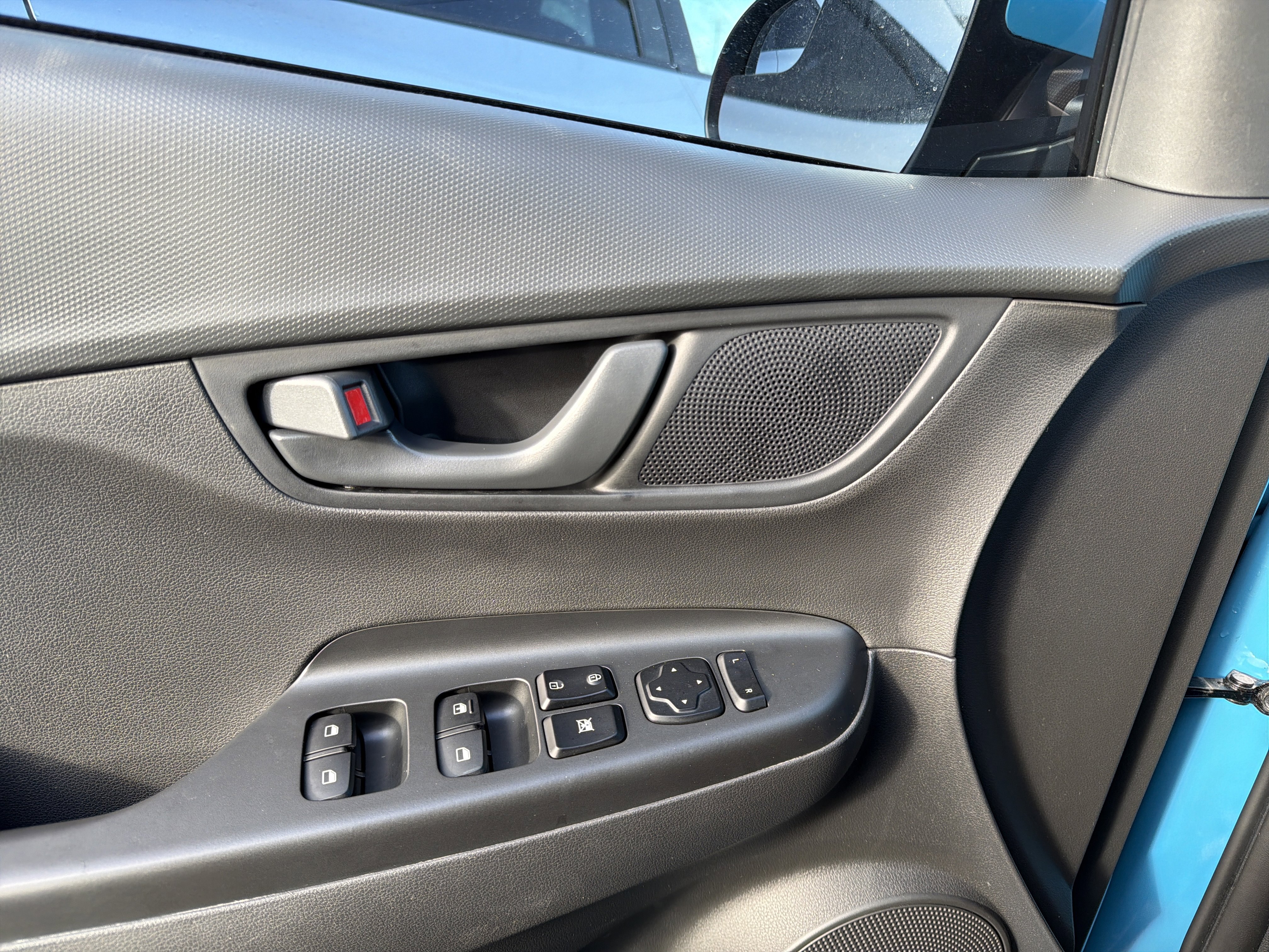 Used 2022 Hyundai Kona SE image 12