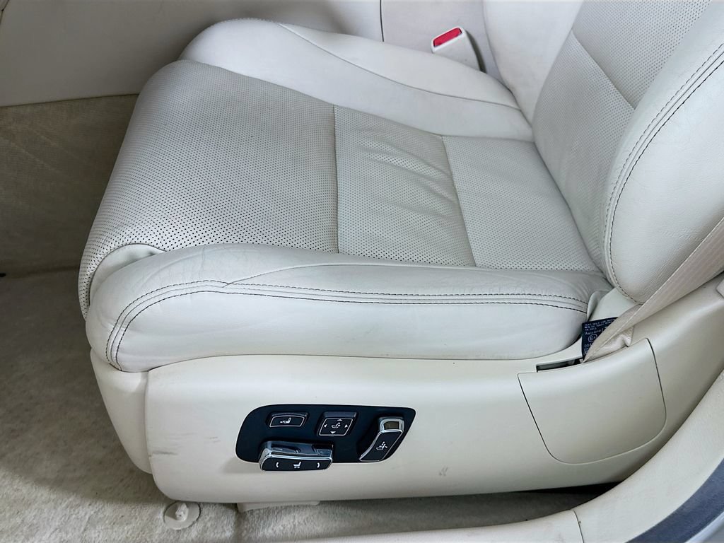 Used 2013 Lexus LS 460 w/ Comfort Pkg RWD image 20