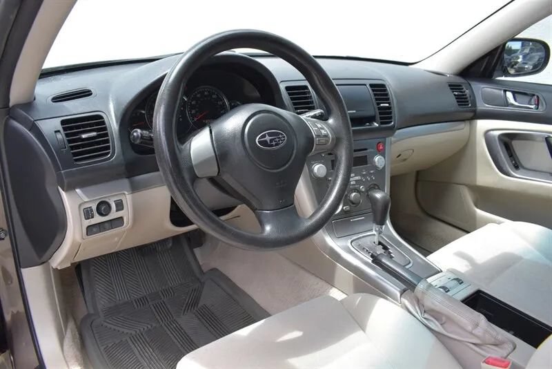 Used 2008 Subaru Outback 2.5i L.L. Bean AWD/4WD image 3