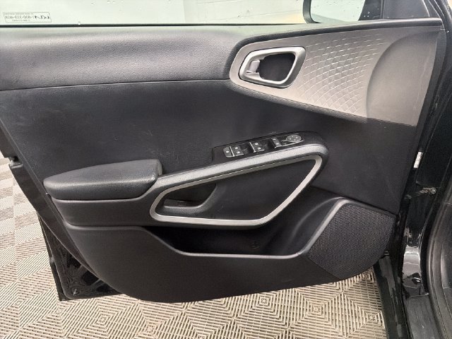 Certified 2023 Kia Soul LX FWD image 11