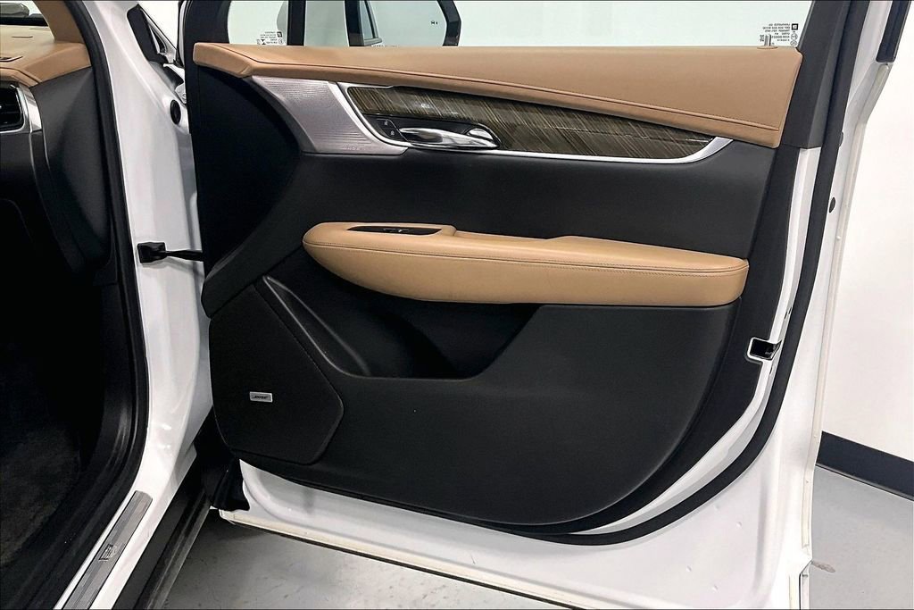 Used 2021 Cadillac XT6 Sport w/ Platinum Package AWD/4WD image 19