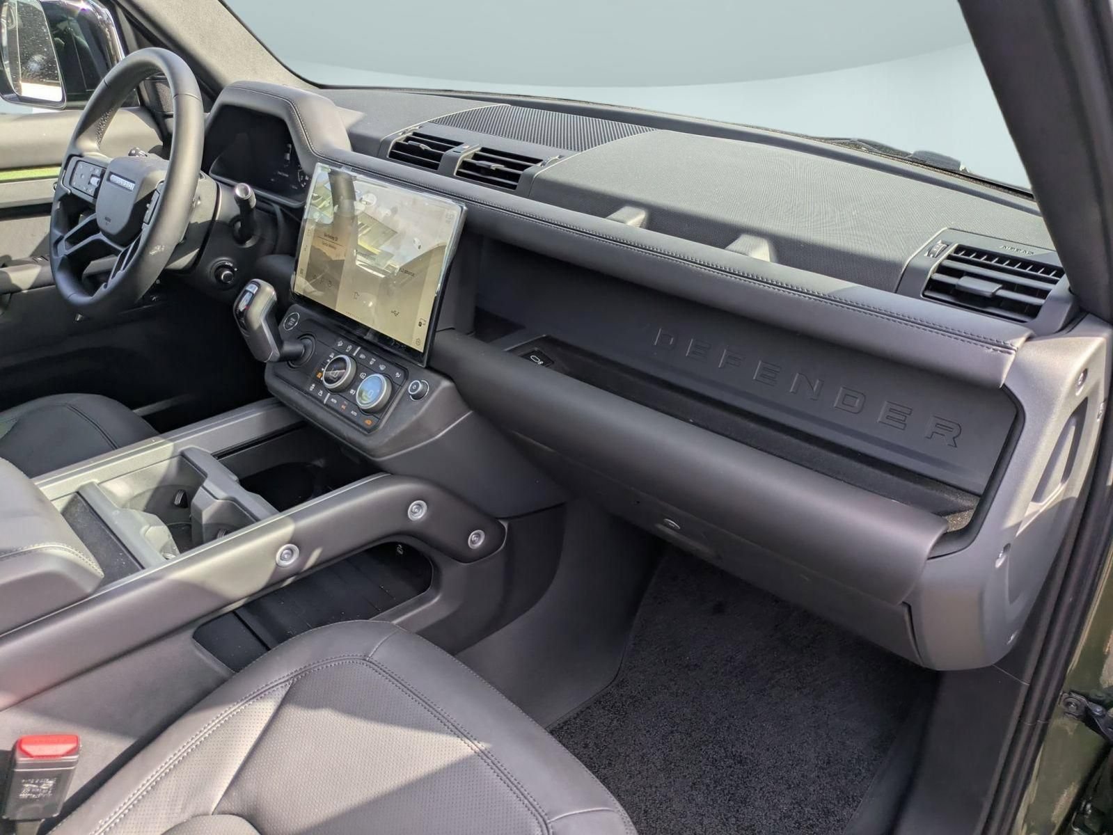 New 2026 Land Rover Defender 110 X-Dynamic SE AWD/4WD image 30