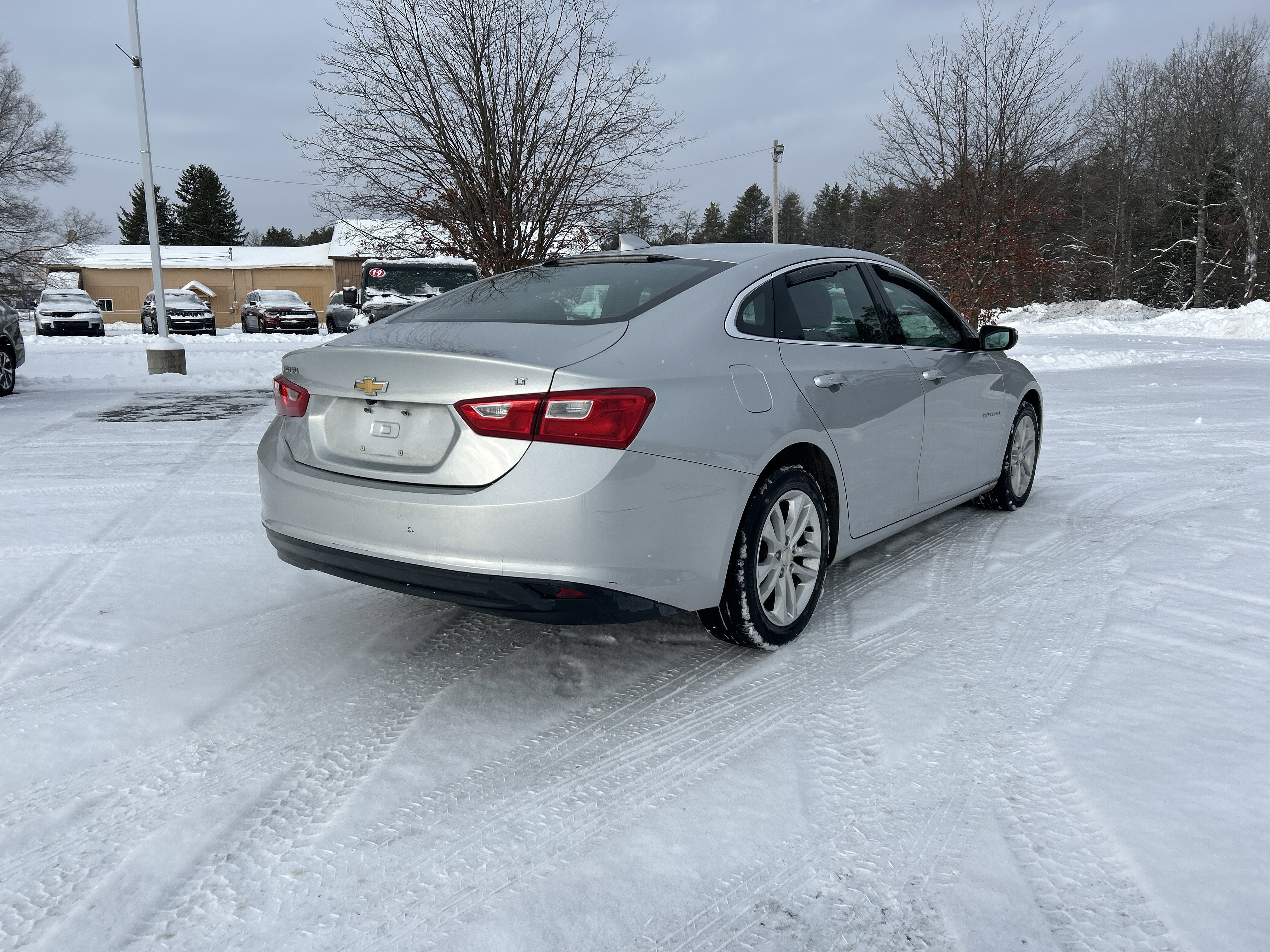 Used 2018 Chevrolet Malibu LT image 3