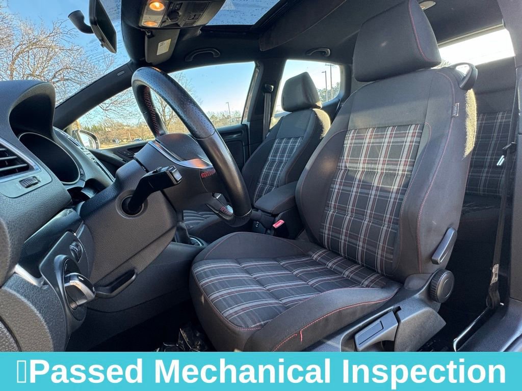 Used 2010 Volkswagen GTI 2-Door image 16