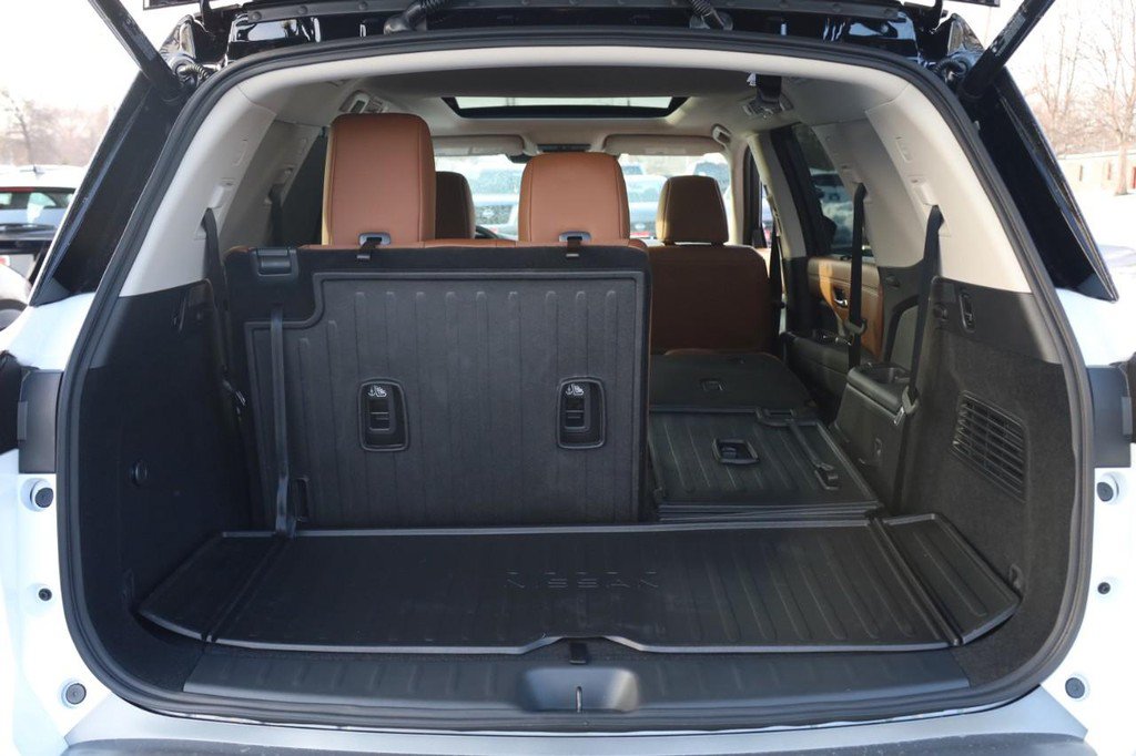 New 2026 Nissan Pathfinder Platinum AWD/4WD image 30