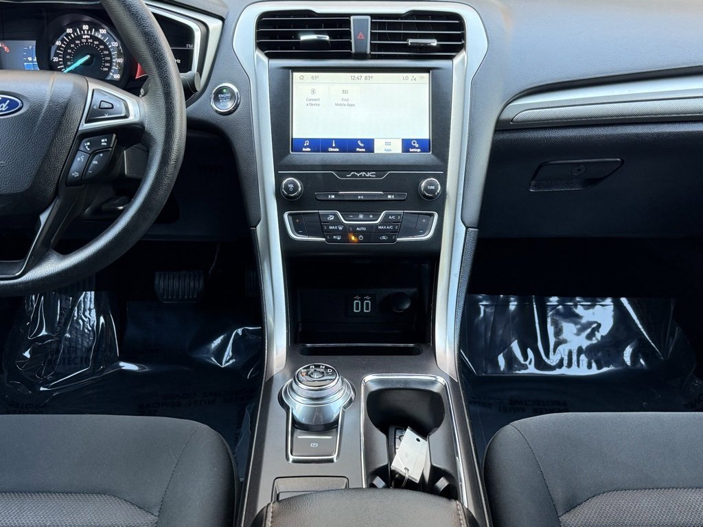 Used 2020 Ford Fusion SE image 25