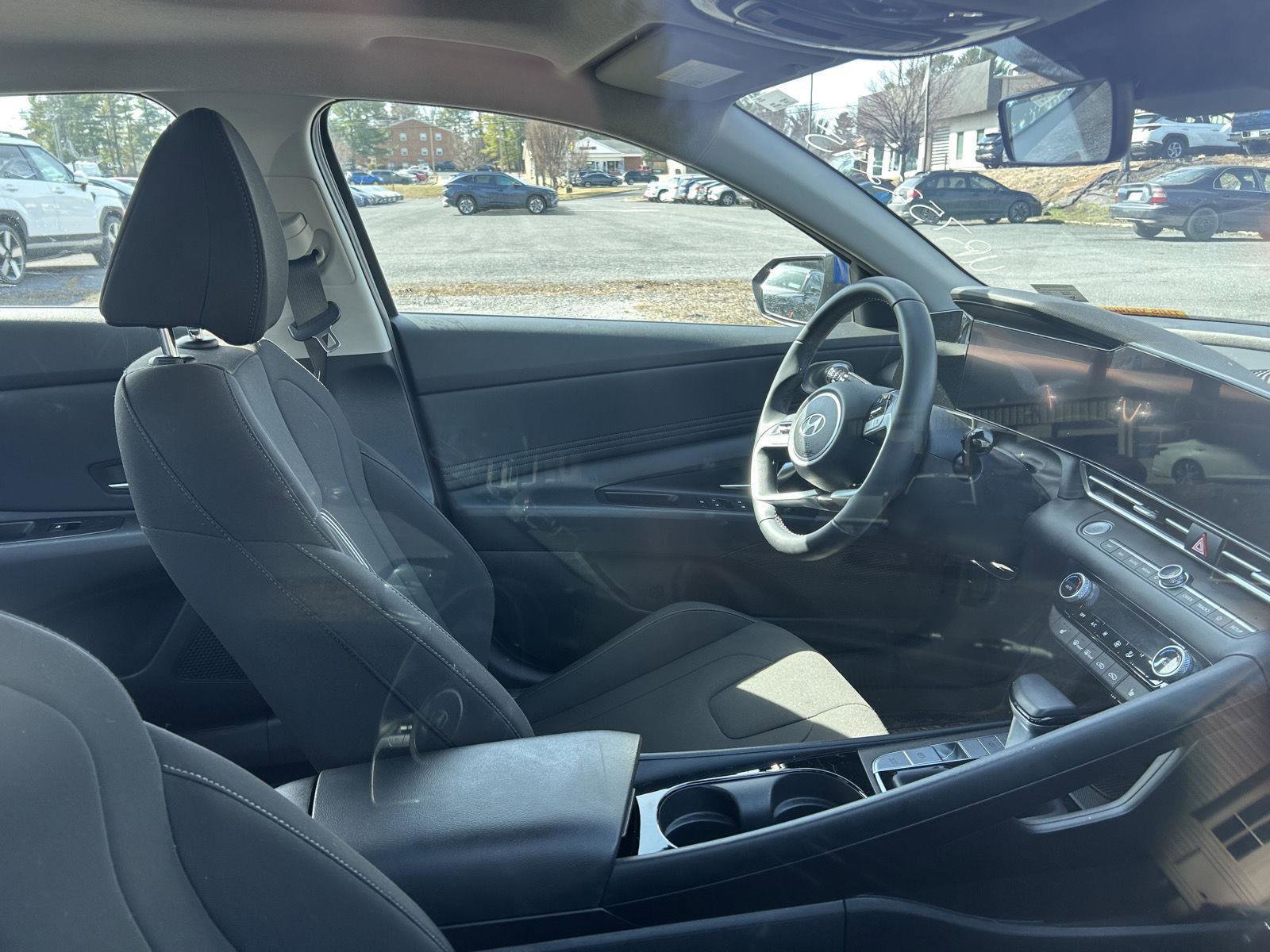 Certified 2024 Hyundai Elantra SEL w/ Convenience Package image 6