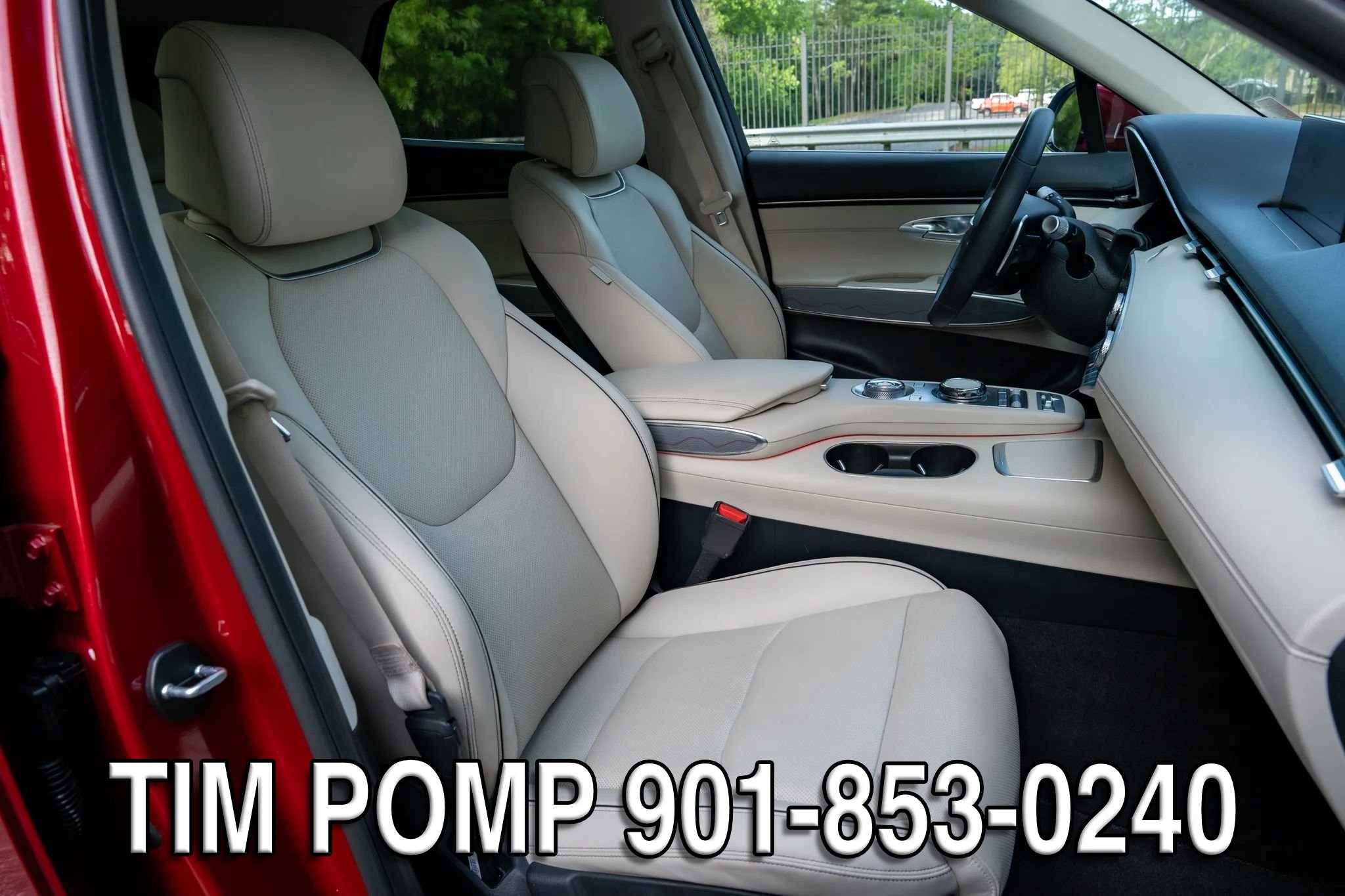 Used 2024 Genesis GV70 2.5T w/ Advanced Package AWD/4WD image 17