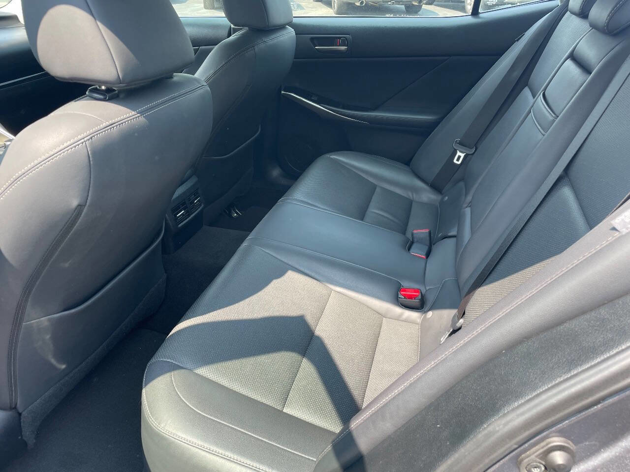 Used 2019 Lexus IS 300 w/ Premium Package image 8