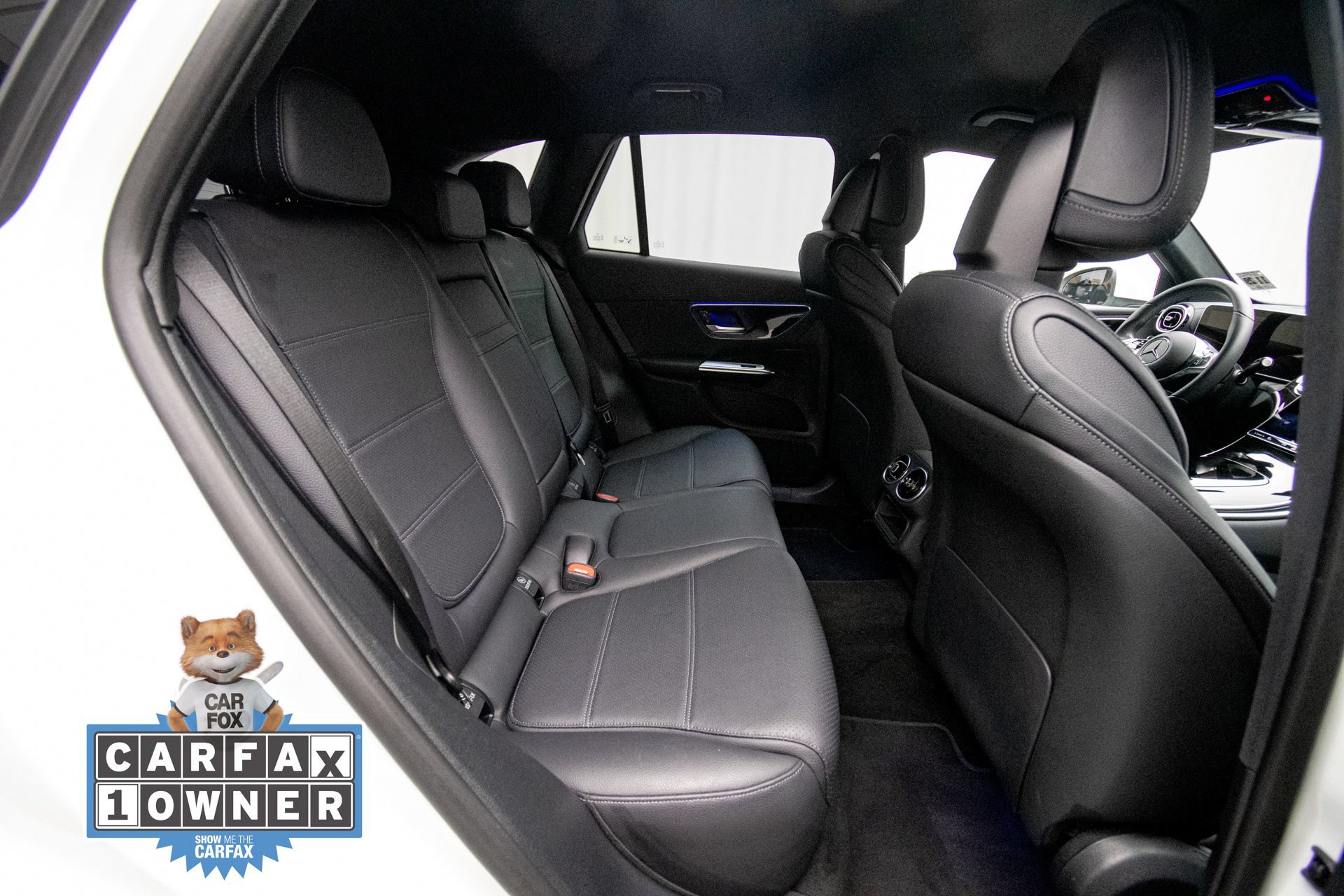 Used 2025 Mercedes-Benz GLC 300 4MATIC image 16