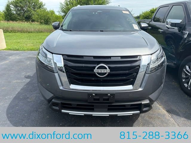 Used 2023 Nissan Pathfinder Platinum AWD/4WD image 10