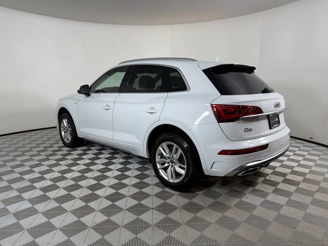 Used 2023 Audi Q5 2.0T Premium w/ Convenience Package image 5