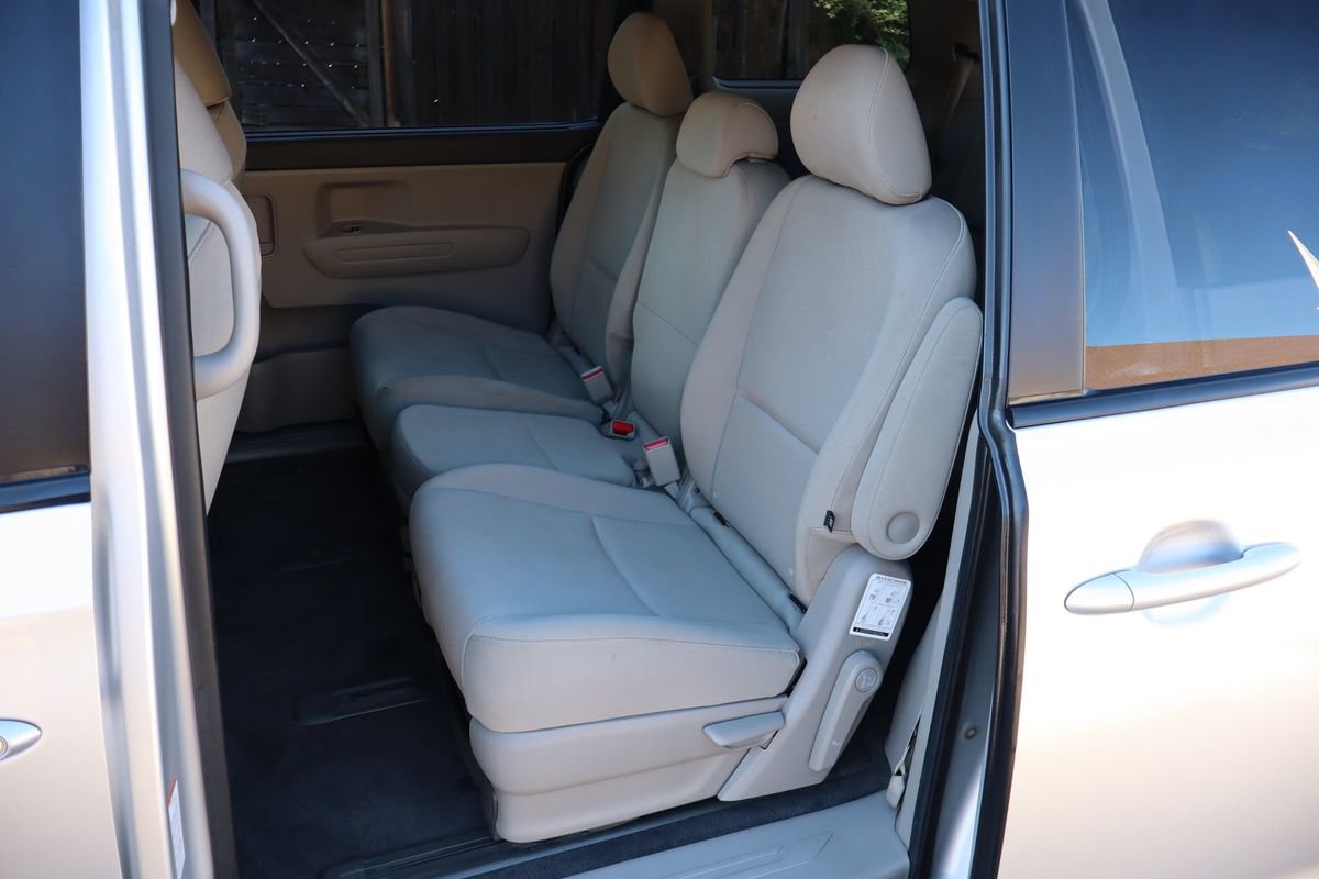 Used 2015 Kia Sedona LX w/ LX Convenience Package image 20