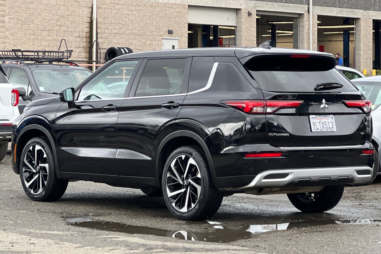 Used 2024 Mitsubishi Outlander SE image 6