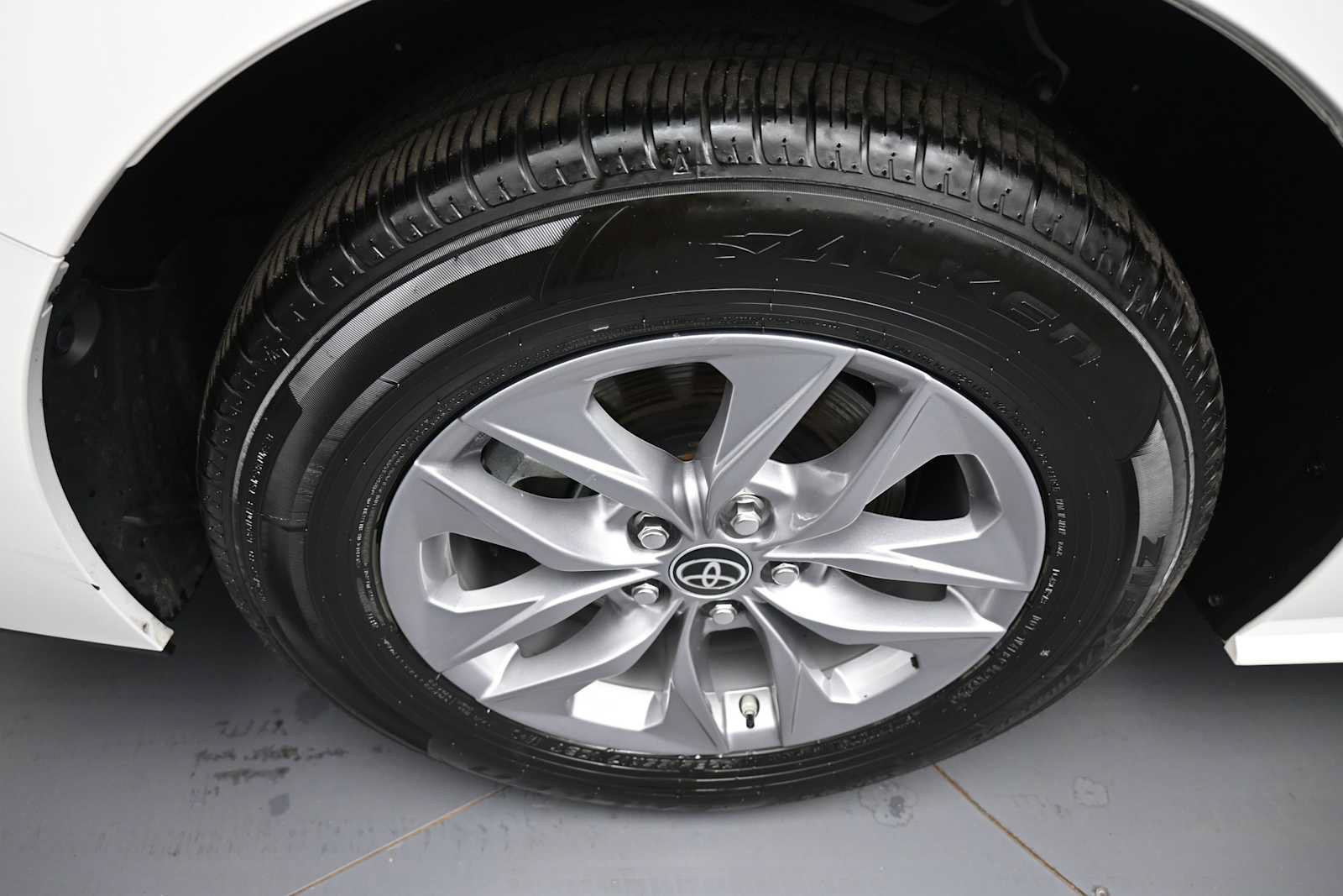 Certified 2025 Toyota Sienna LE FWD image 11