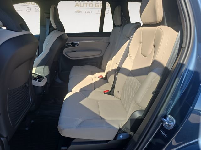 Used 2025 Volvo XC90 B5 Plus w/ Protection Package Premier AWD/4WD image 13