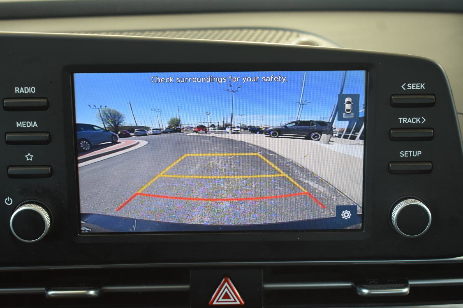 Used 2021 Hyundai Elantra SE image 5