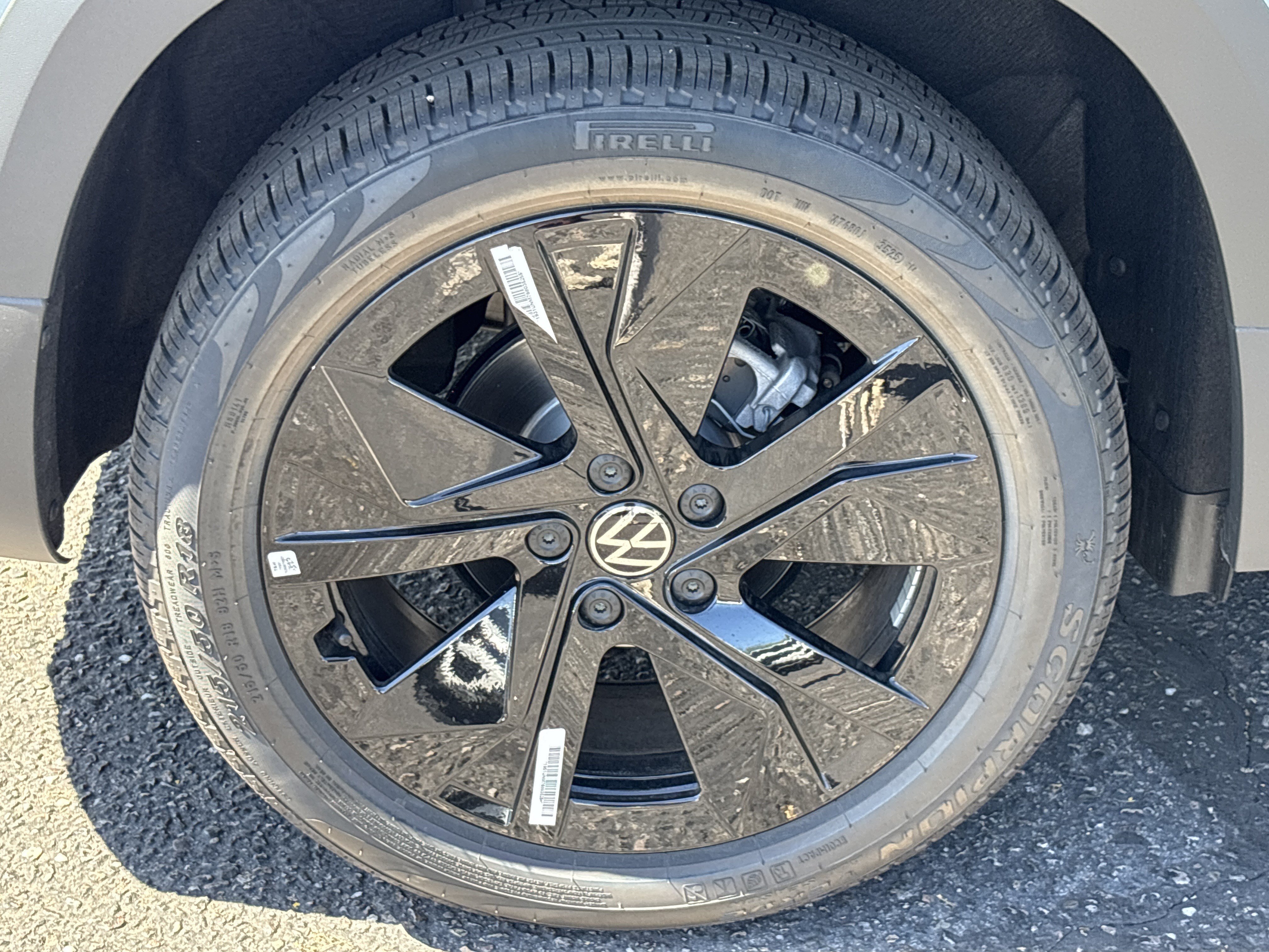 New 2026 Volkswagen Taos SE FWD image 6