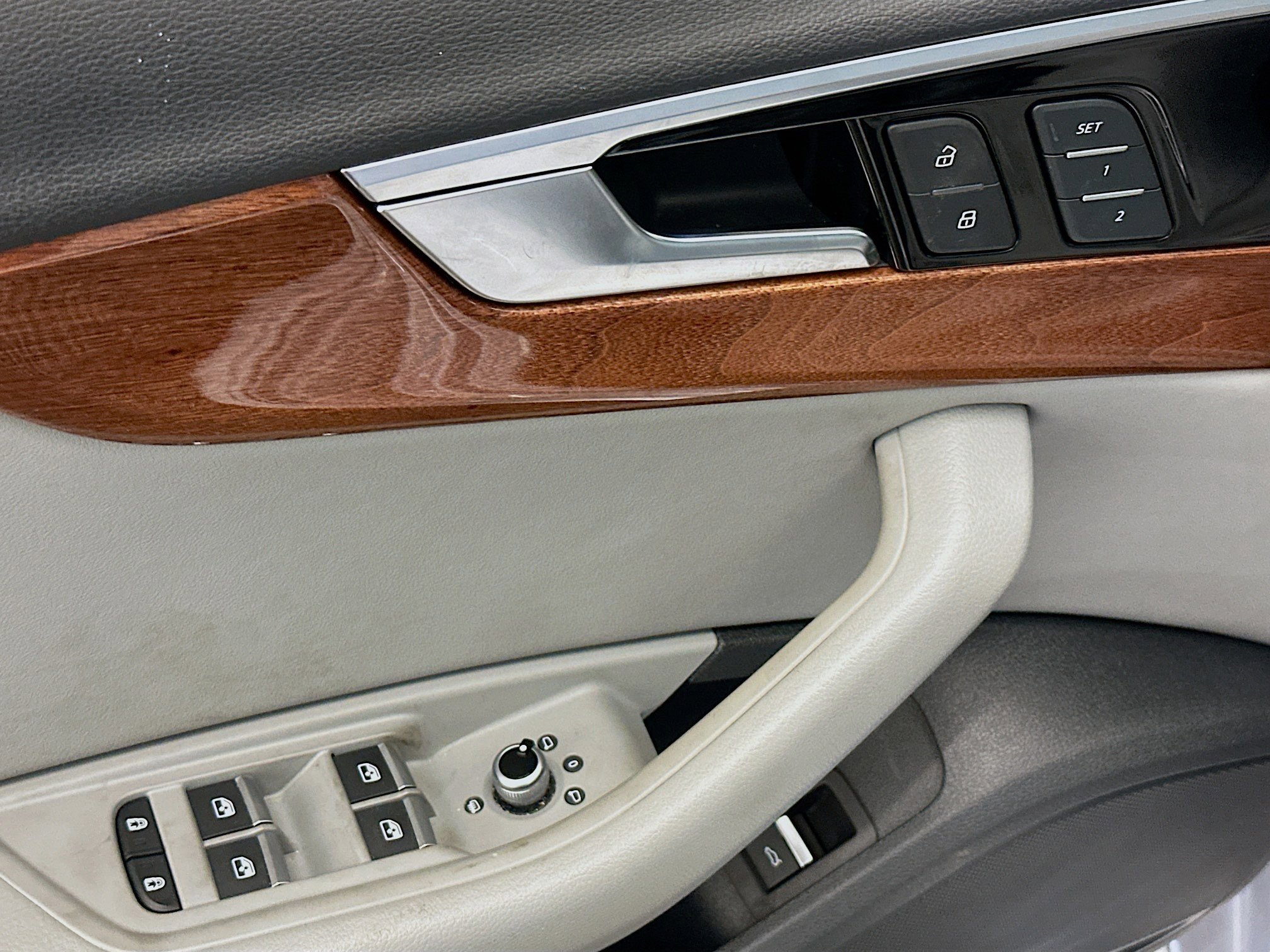 Used 2023 Audi A4 2.0T Premium w/ Convenience Package image 15