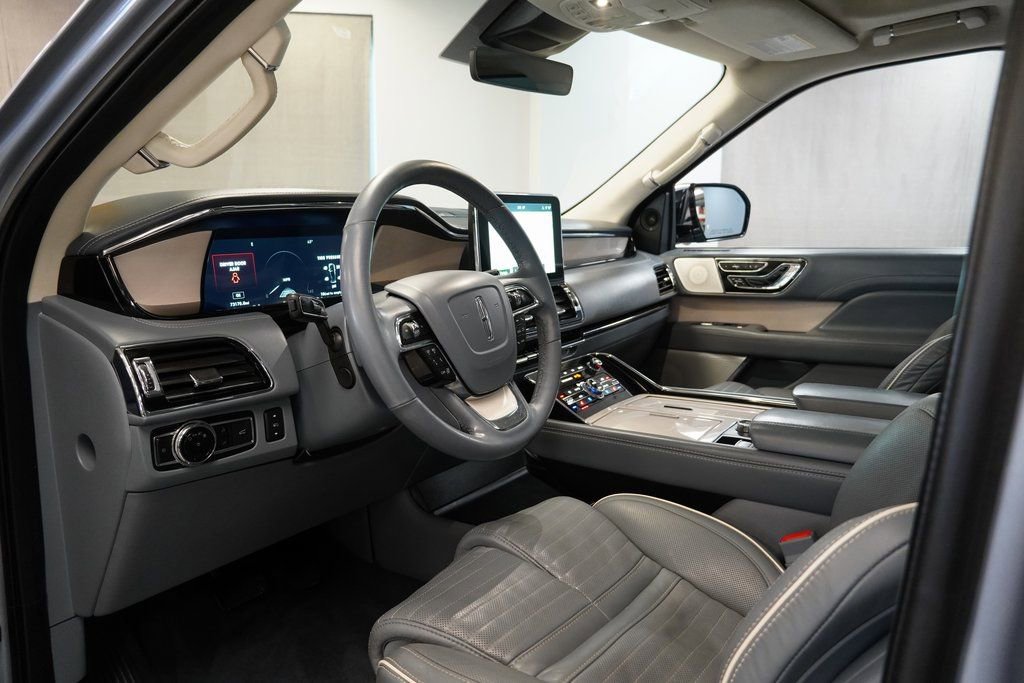 Used 2021 Lincoln Navigator L Black Label w/ Cargo Convenience Package image 7