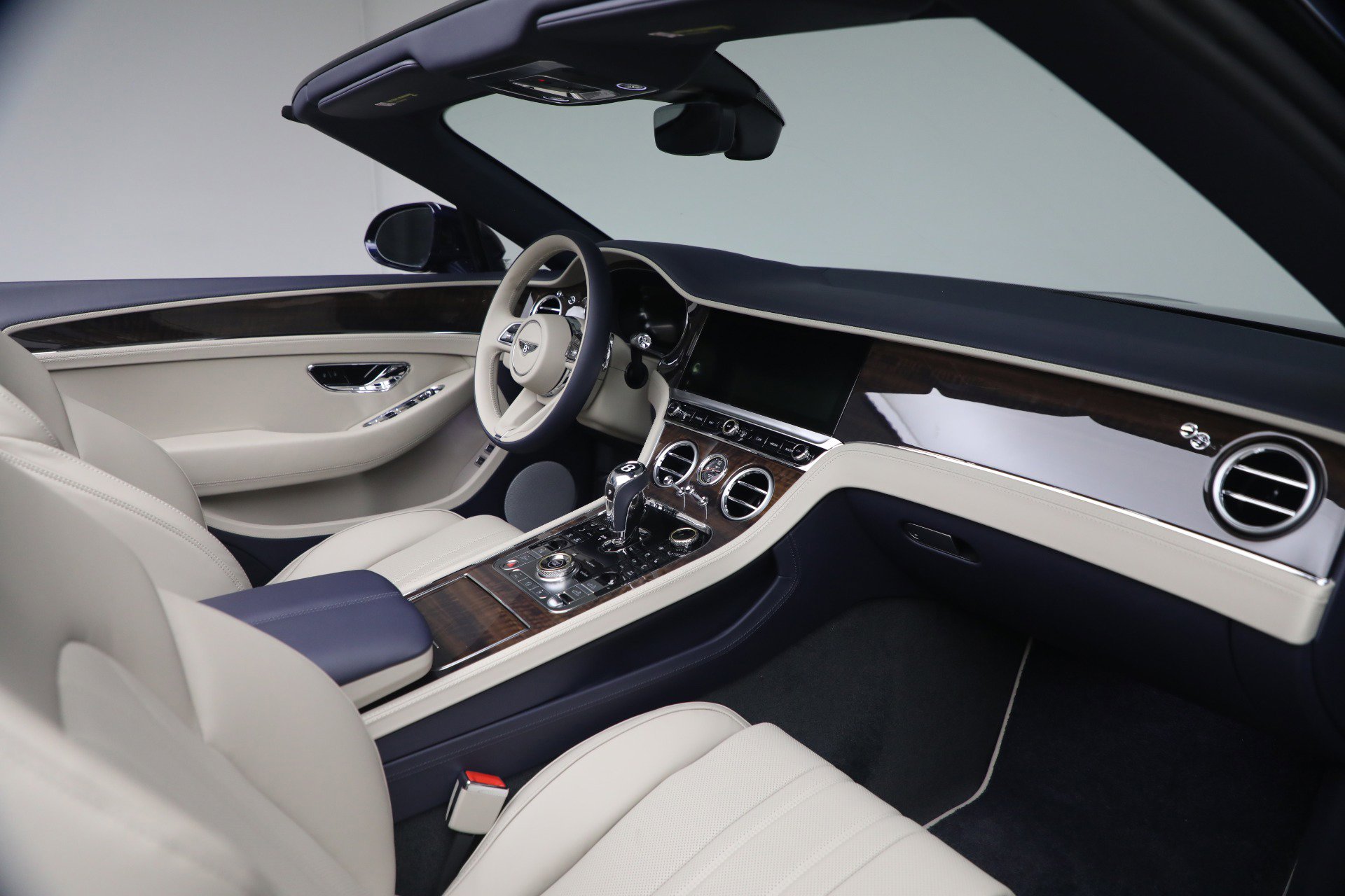 New 2026 Bentley Continental GTC AWD/4WD image 27