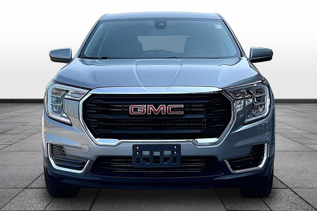 Used 2024 GMC Terrain SLE AWD/4WD image 3