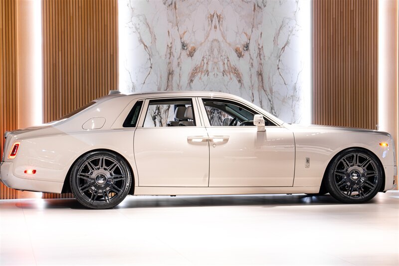 Used 2026 Rolls-Royce Phantom Sedan RWD image 4