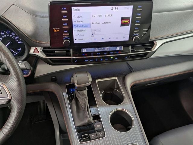 Used 2023 Toyota Sienna XSE FWD image 22