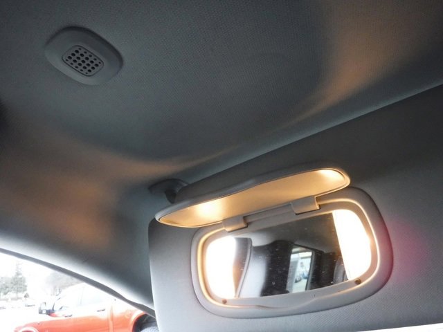 Used 2020 Jeep Cherokee Trailhawk w/ Cold Weather Group image 31