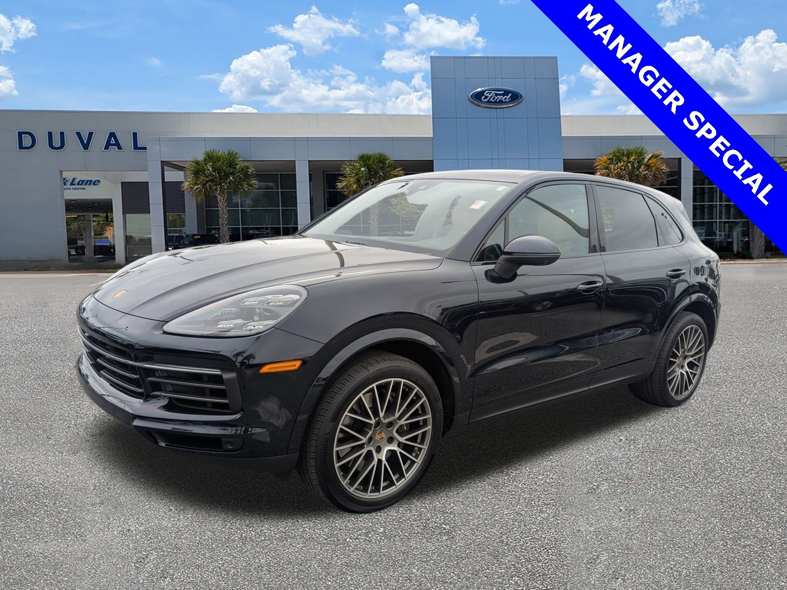 Used 2023 Porsche Cayenne Platinum Edition image 8