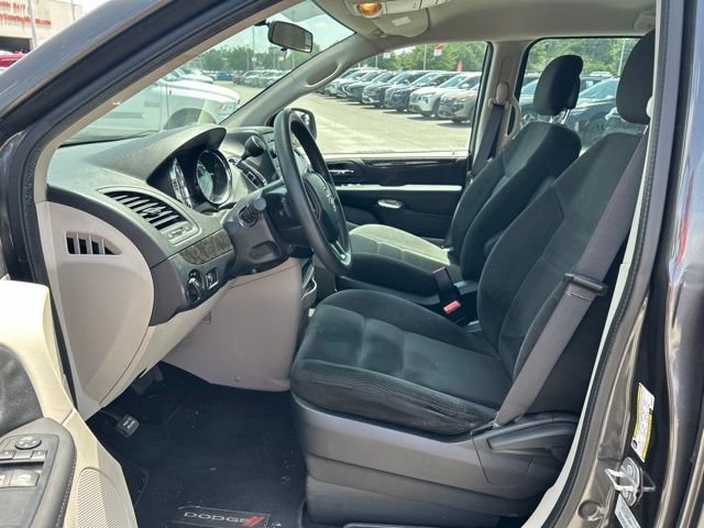 Used 2016 Dodge Grand Caravan American Value Package FWD image 21