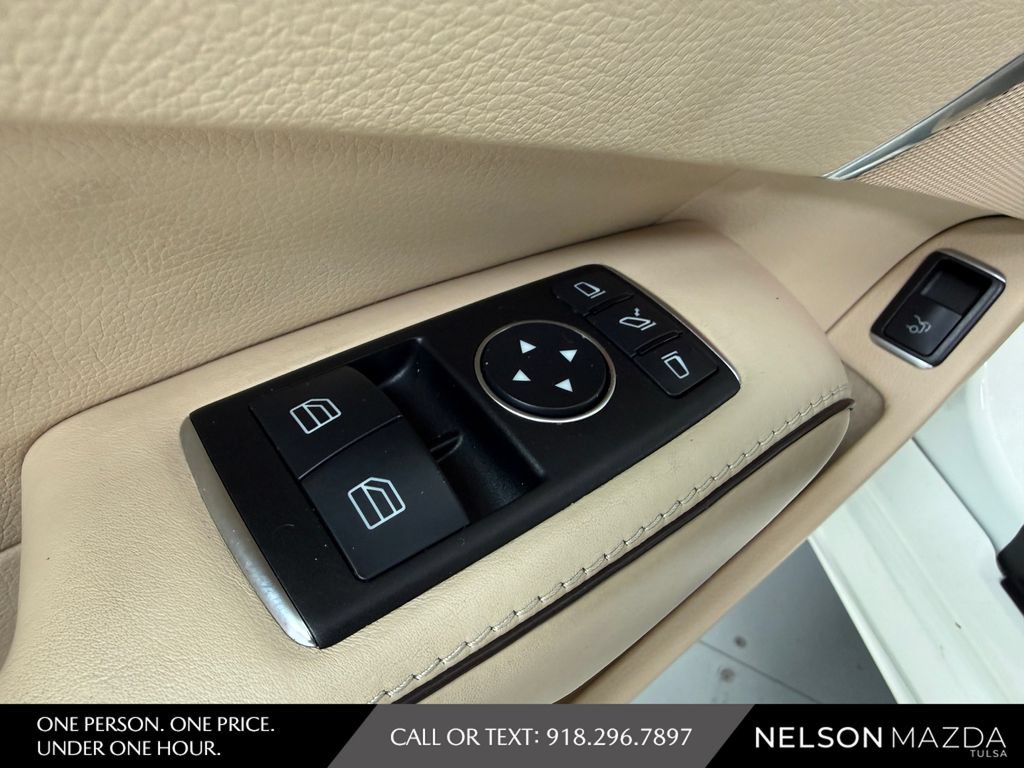 Used 2014 Mercedes-Benz SL 550 image 23